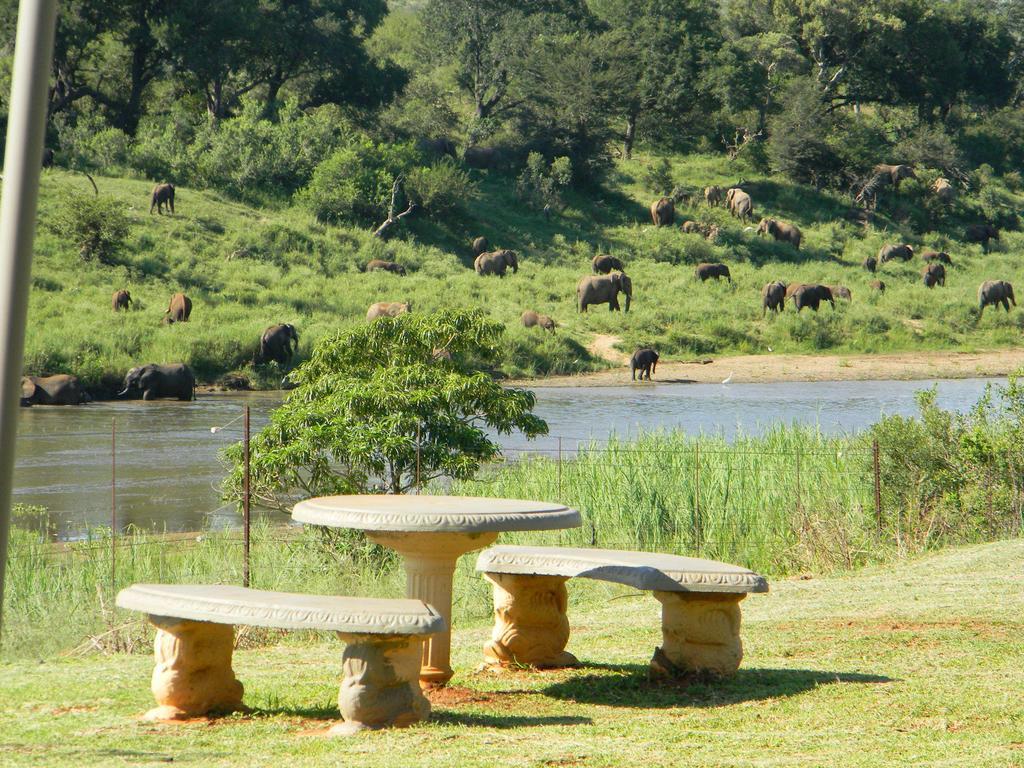 Kruger View Chalets Villa Malalane Exterior photo